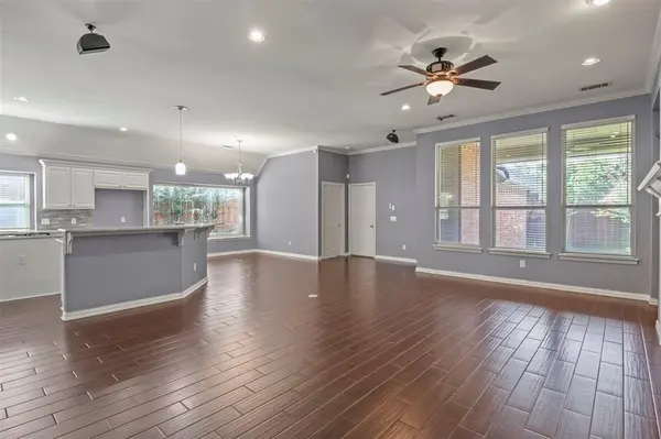 1003 Hunters Creek Drive, Carrollton, TX 75007