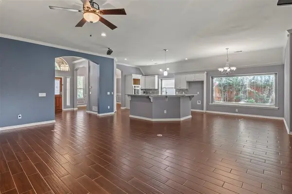 1003 Hunters Creek Drive, Carrollton, TX 75007