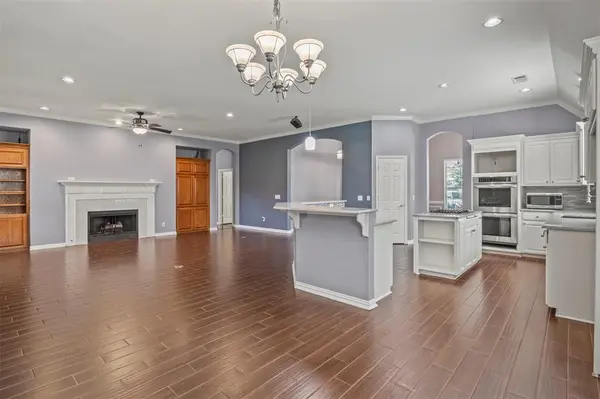 1003 Hunters Creek Drive, Carrollton, TX 75007