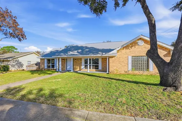 3301 Peachtree Lane, Pantego, TX 76013