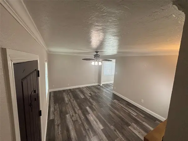 910 NE 31st, Grand Prairie, TX 75050