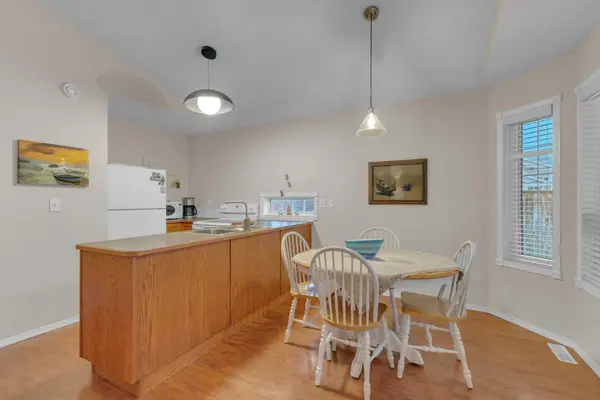 5003 36 ST, Sylvan Lake, AB T4S 1B2