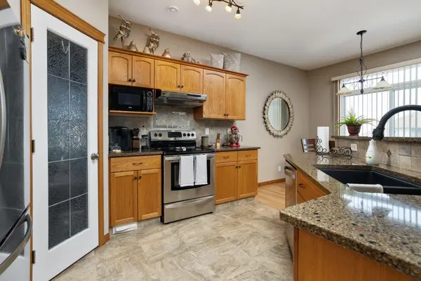 5421 60 ST, Camrose, AB T4V 4G9