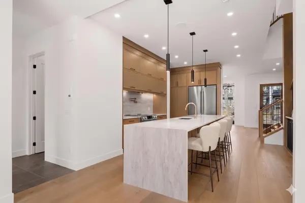 2405 4 AVE NW, Calgary, AB T2N 0P3
