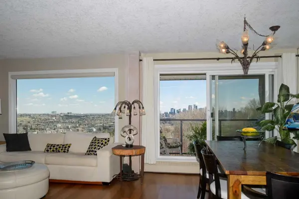 524 Cedar CRES SW #303, Calgary, AB T3C 2Y8