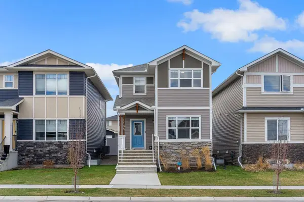 1105 Bayview GDNS SW,  Airdrie,  AB T4B 5K3