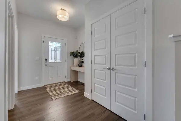 1105 Bayview GDNS SW, Airdrie, AB T4B 5K3