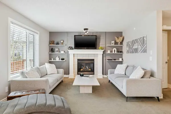 826 Wentworth PL SW, Calgary, AB T3H 4P1