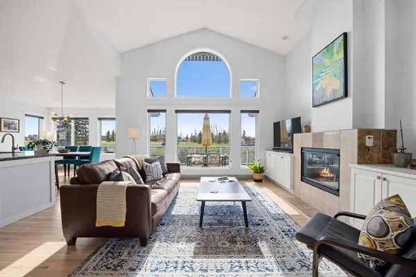 11 Country Lane Bay, Rural Rocky View County, AB T3Z 1J8