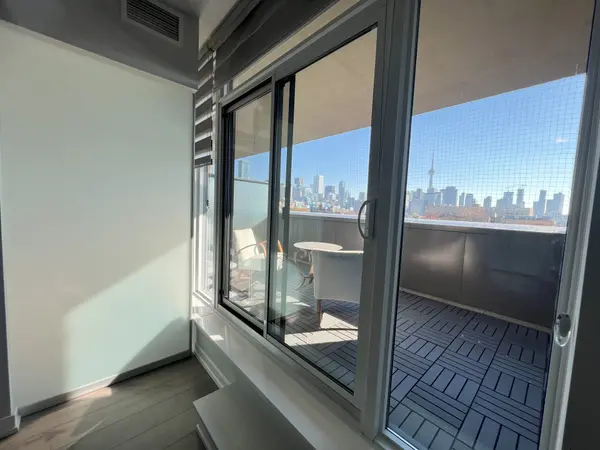 297 College ST #503, Toronto C01, ON M5T 0C2
