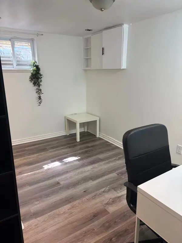 35 Cairnside CRES, Toronto C15, ON M2J 3M9