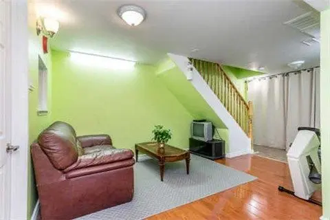 35 Cairnside CRES, Toronto C15, ON M2J 3M9