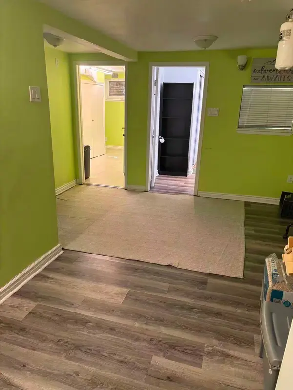 35 Cairnside CRES, Toronto C15, ON M2J 3M9