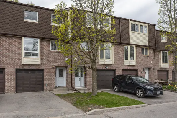 350 Camelot CT #37, Oshawa, ON L1G 6P7
