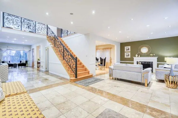 69 Ava CRES, Richmond Hill, ON L4B 2X5