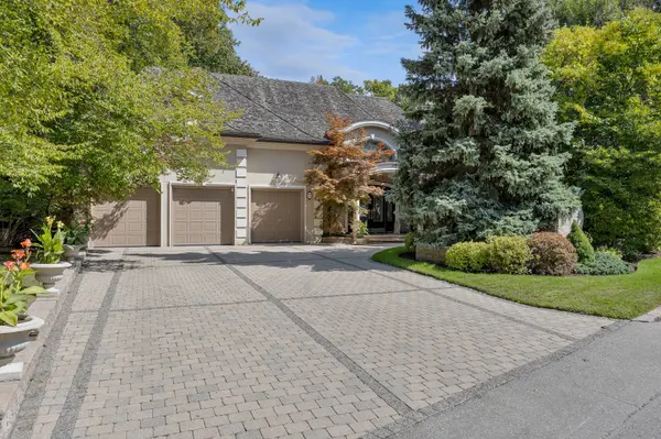 23 Edenbrook HL, Toronto W08, ON M9A 3Z7