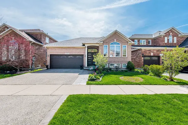 2368 Foxhole CIR, Oakville, ON L6M 4X4