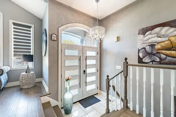2368 Foxhole CIR, Oakville, ON L6M 4X4