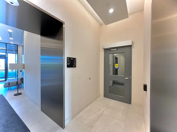 3265 Carding Mill TRL #517, Oakville, ON L6M 5P7