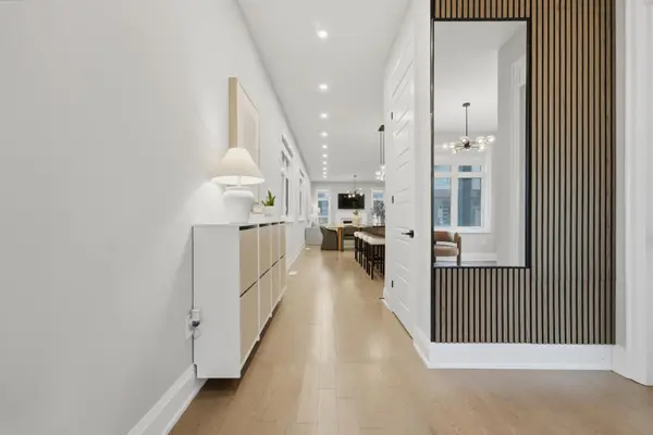 1288 Aymond CRES W, Oakville, ON L6H 7W8