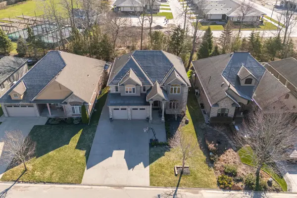 17 Rhodes CT, Pelham, ON L0S 1E4