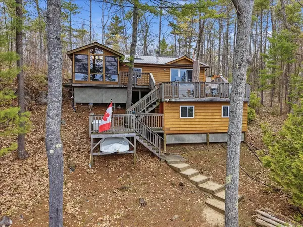 2069 Browns Bay LN, Frontenac, ON K0H 1K0