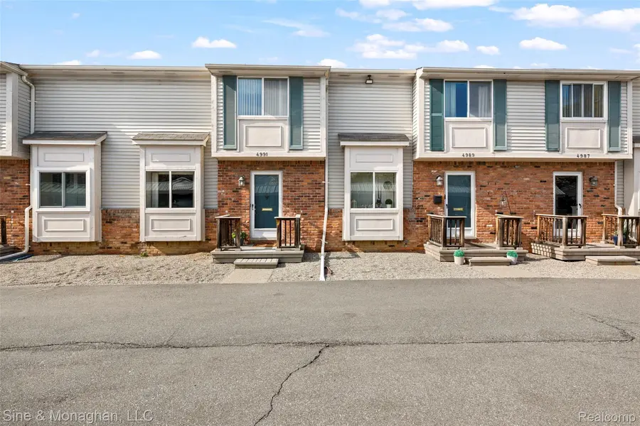 4991 Crooks RD, Royal Oak, MI 48073