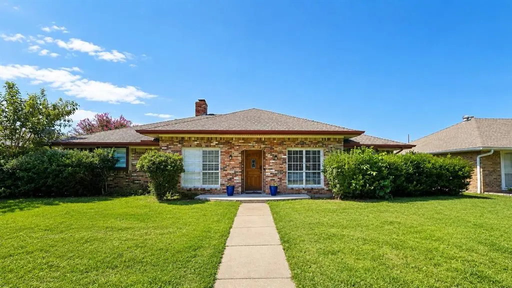 1912 Kentwood Lane, Carrollton, TX 75007