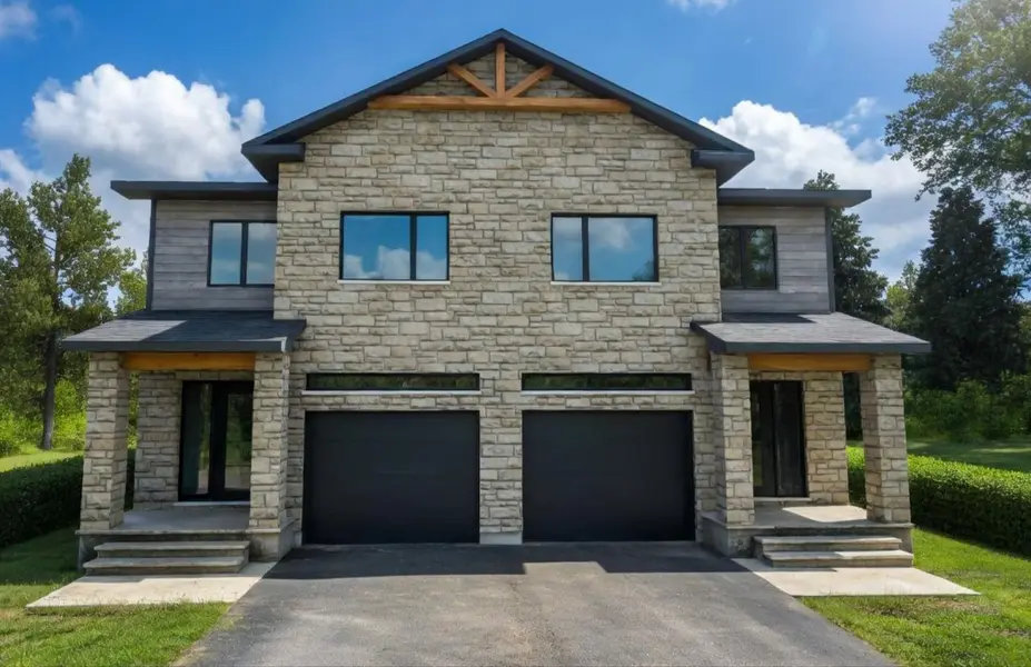 144 Elizabeth ST, North Dundas, ON K0A 2M0