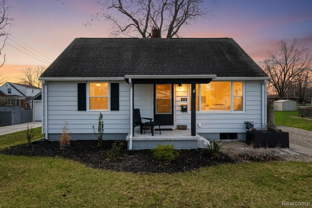 410 E Pottawatamie ST, Tecumseh, MI 49286