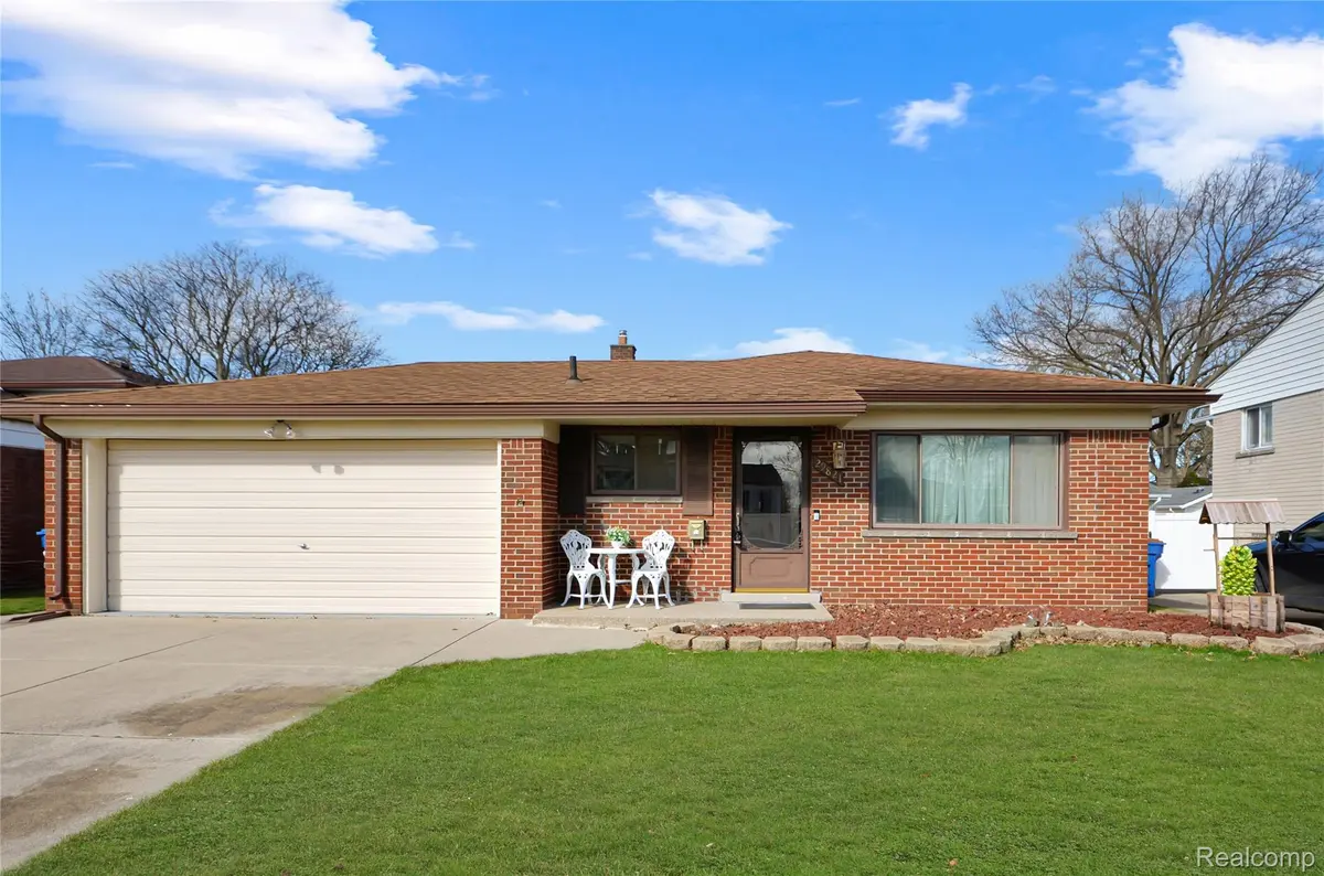 29821 Wagner DR, Warren, MI 48093
