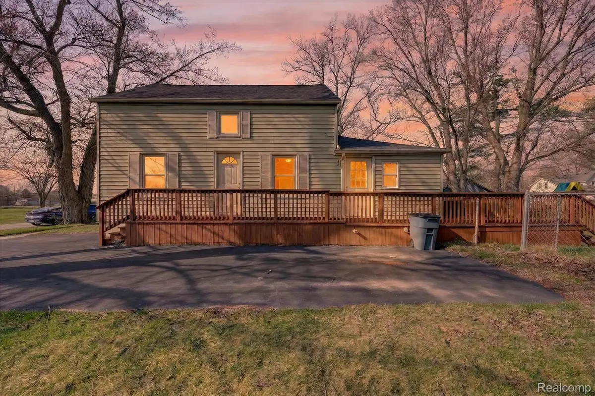 102 S Matteson ST, Capac Village, MI 48014