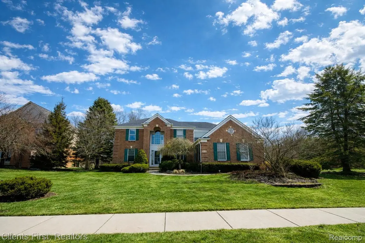 48318 Manhattan CIR, Canton Charter Township, MI 48188