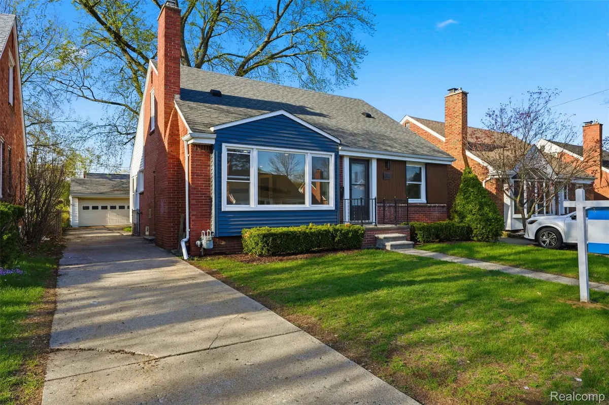 23304 Oak ST, Dearborn, MI 48128