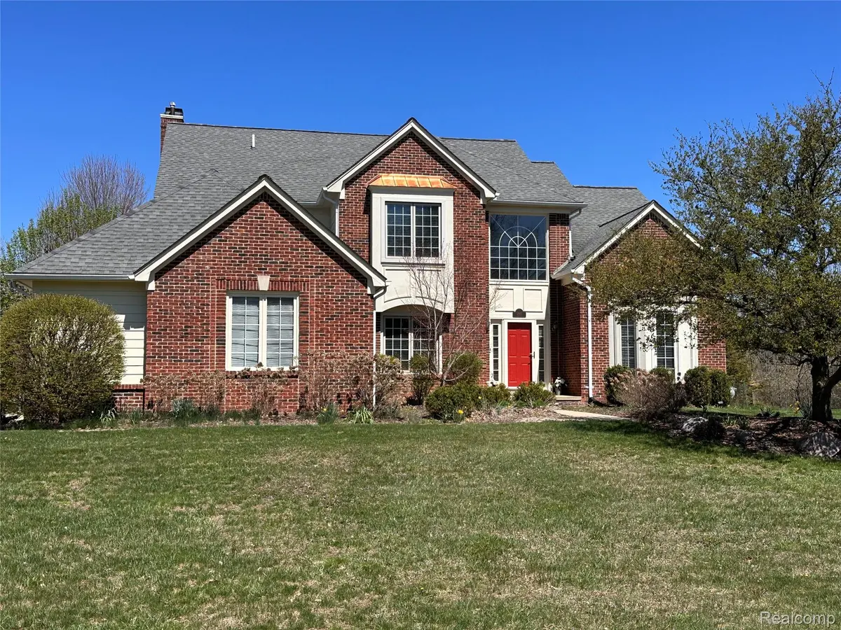 3915 Winslow DR, Auburn Hills, MI 48326