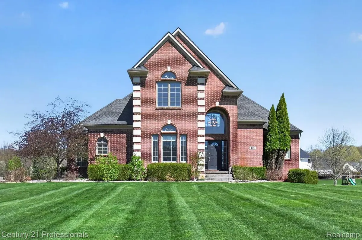 163 W Auburn TRL, Brighton Township, MI 48114