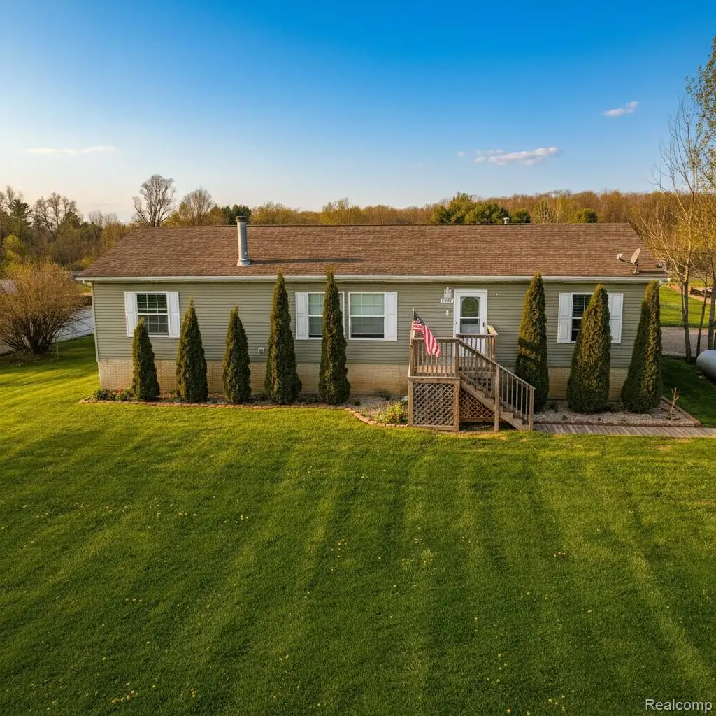 3056 W Cook RD, Mundy Township, MI 48439