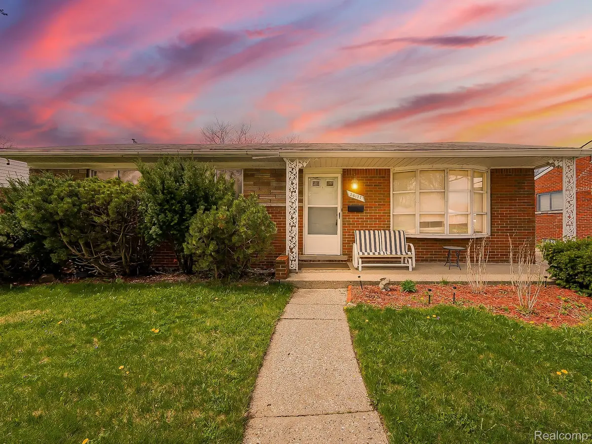 26177 Cunningham DR, Warren, MI 48091