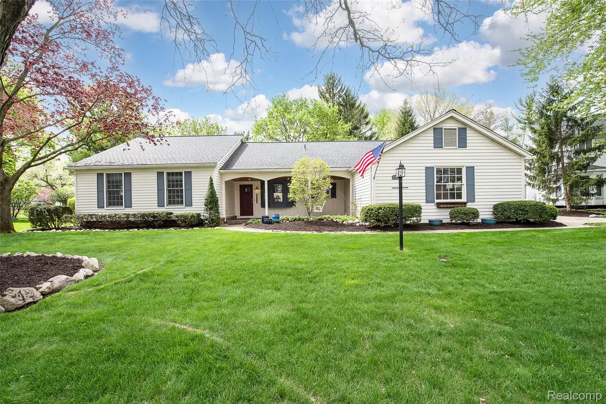 20489 Lexington BLVD, Northville, MI 48167