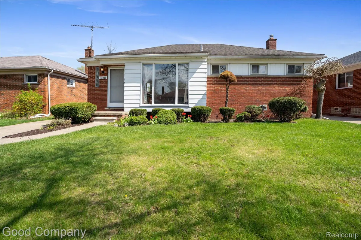 19915 Shady Lane AVE, St. Clair Shores, MI 48080