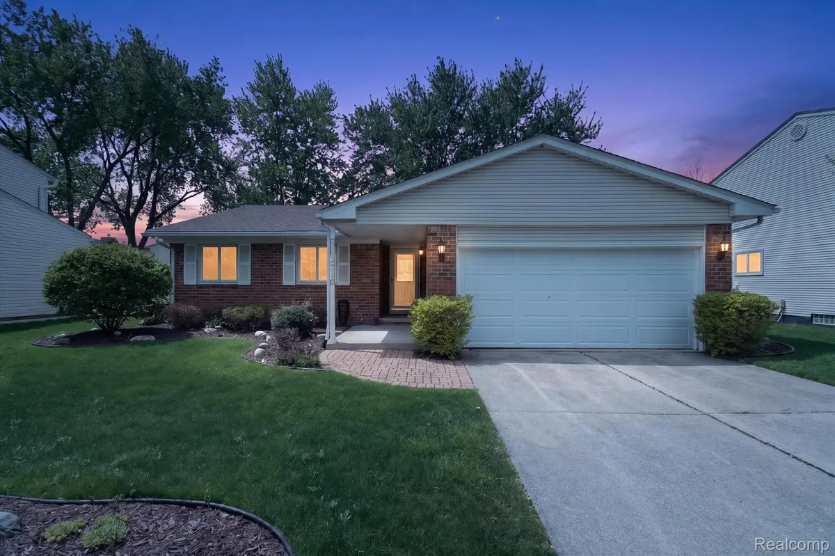 6565 Bostonhill LN, Canton Charter Township, MI 48187
