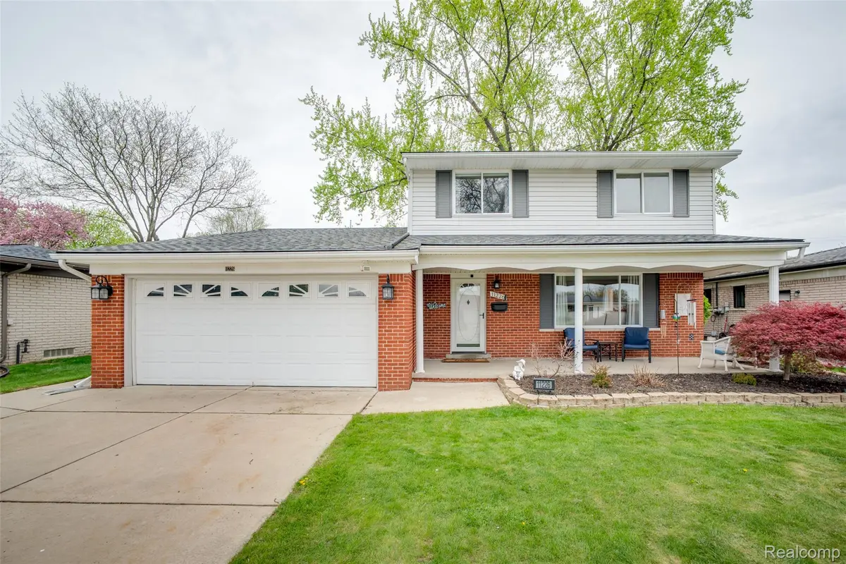 11226 Lorman DR, Sterling Heights, MI 48312