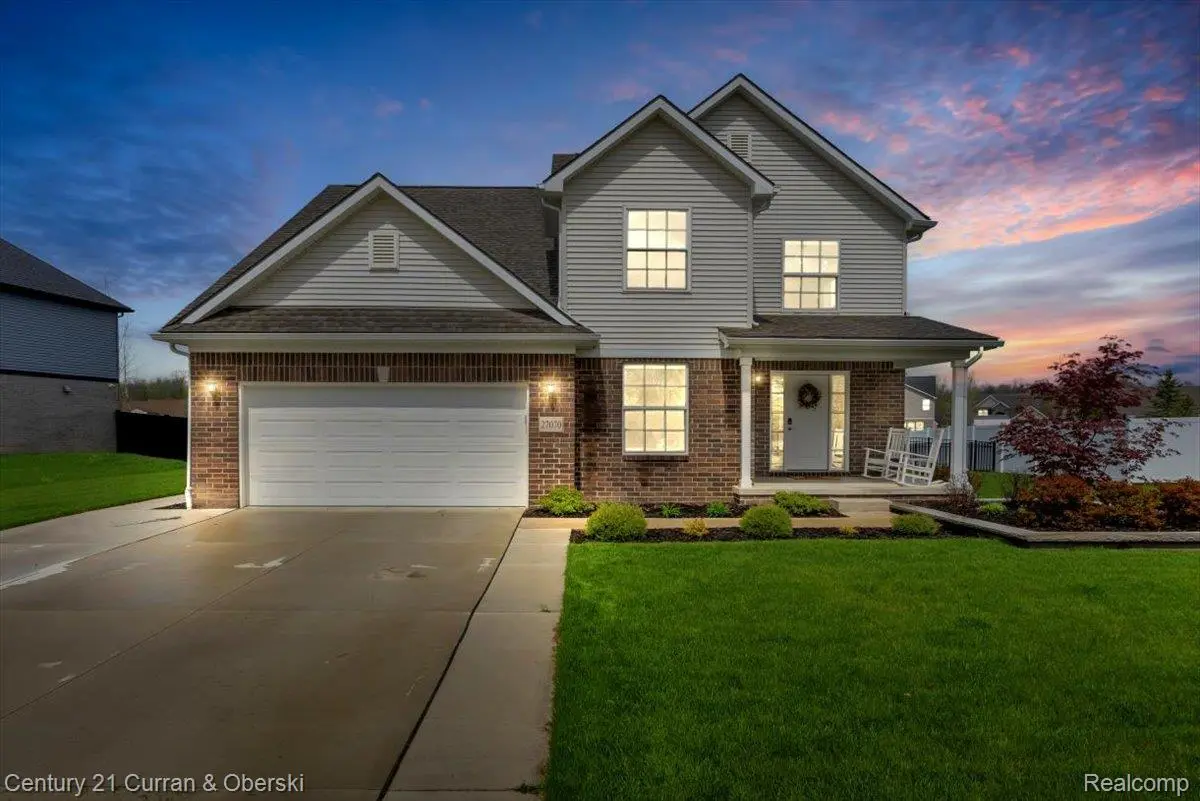 27070 Celtic DR, Flat Rock, MI 48134