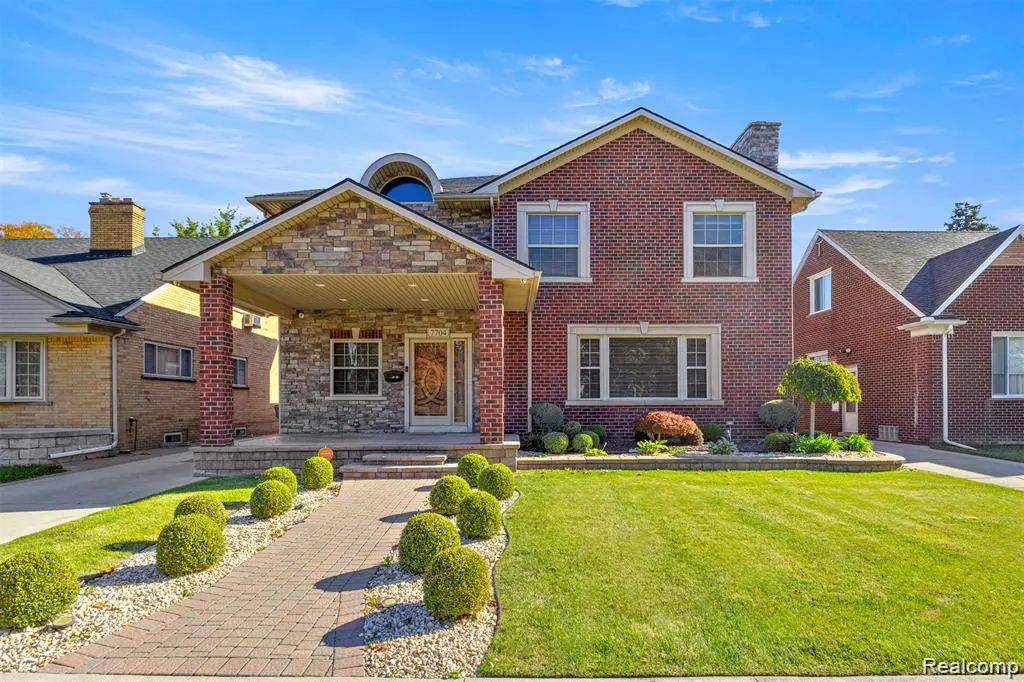 7704 Oakman BLVD, Dearborn, MI 48126