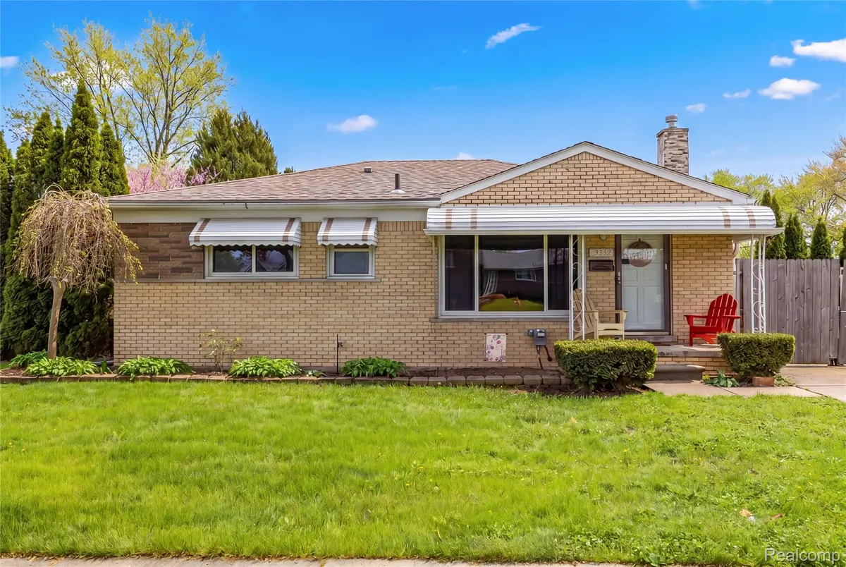 24920 Star Valley DR, St. Clair Shores, MI 48080