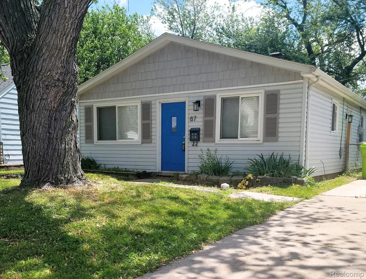 87 W Barrett AVE, Madison Heights, MI 48071
