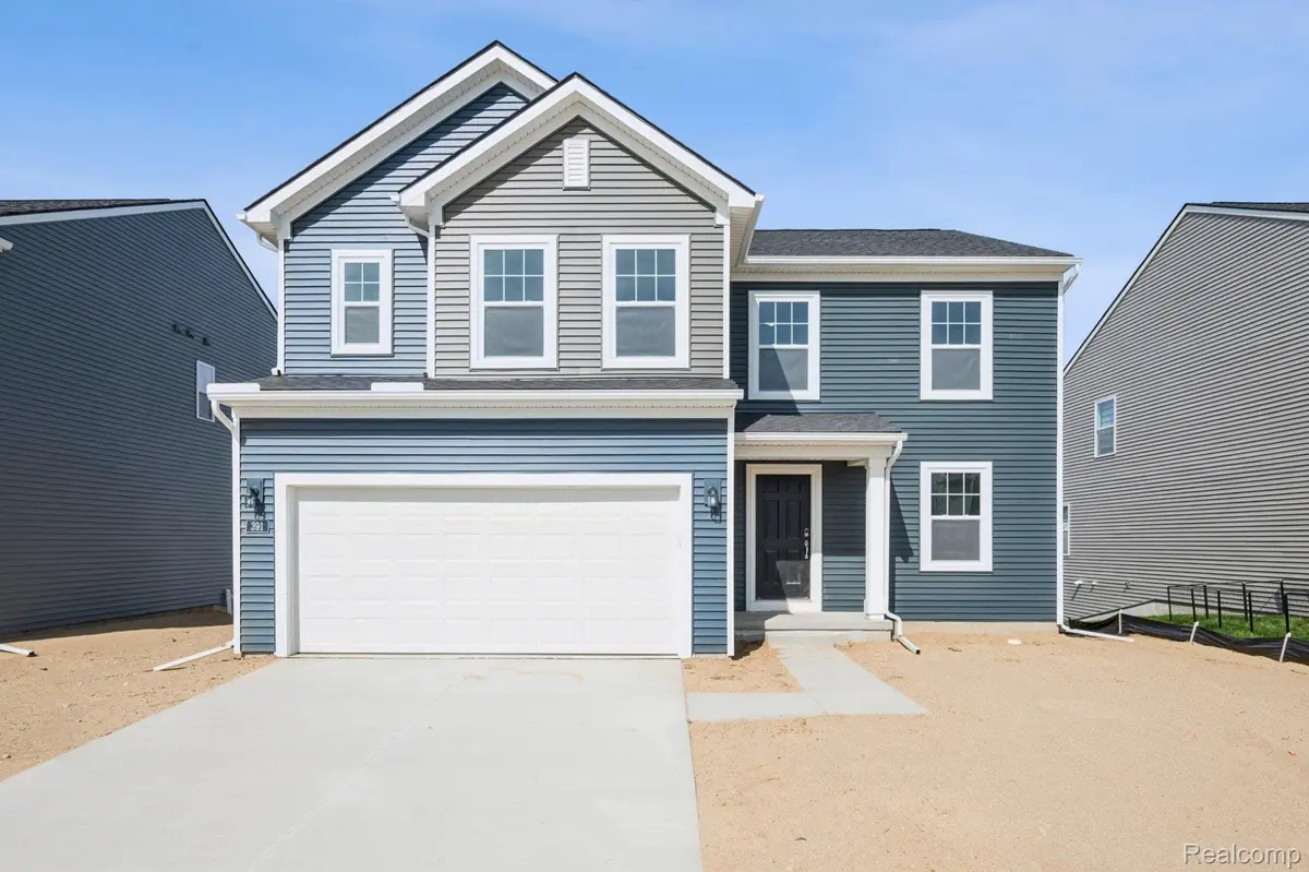 391 Edge Brook DR W, Holly Township, MI 48442