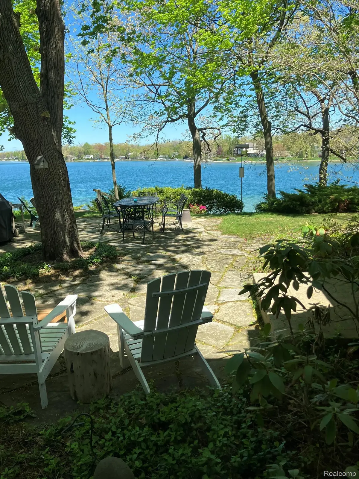 6610 Commerce RD, West Bloomfield Charter Township, MI 48324