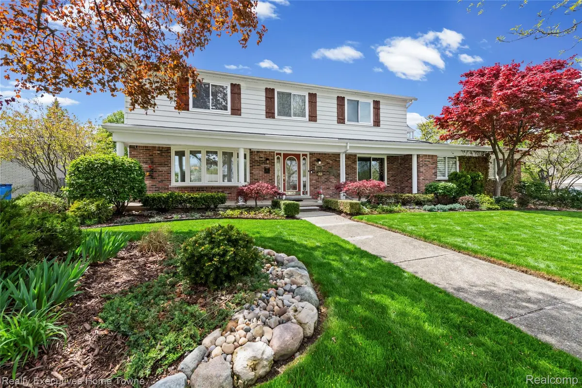 32655 Coventry PL, Warren, MI 48093