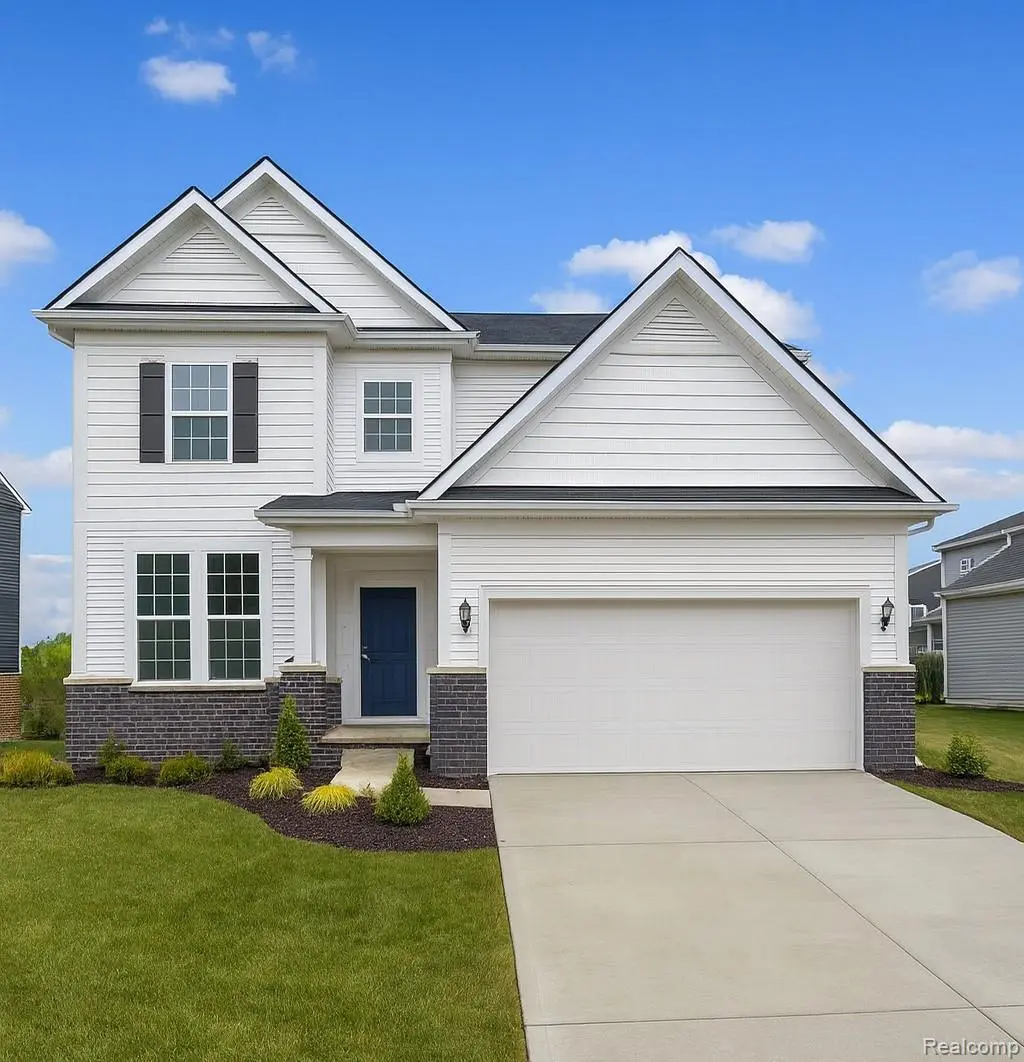 672 Gretchen LN, Saline, MI 48176